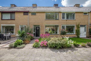 Iepenlaan 6, HEERHUGOWAARD