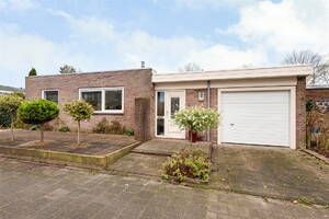 van der Helstlaan 2, HEERHUGOWAARD