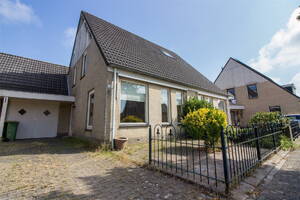 Het Erf 64, BOVENKARSPEL