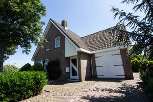 De Gracht 3, ZWAAGDIJK-OOST