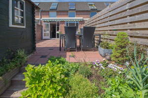 Steker 27, ENKHUIZEN