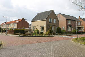 Esdoornlaan 4, GROOTEBROEK