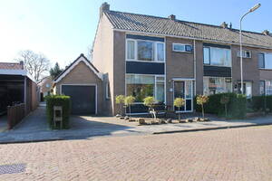 Lindelaan 17, GROOTEBROEK