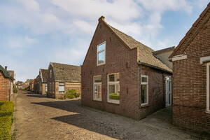 Pastoor Gielenstraat 19, LUTJEBROEK